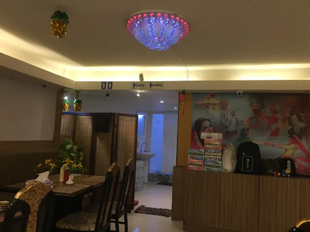 Taj Café (طعام حلال)