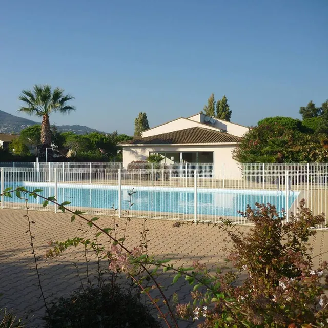 Les Jardins Du Golf - Mandelieu (Hébergements de Tourisme)