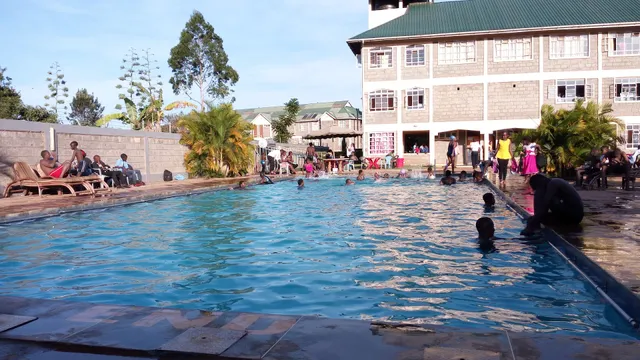 Golden Palm Breeze Hotel Kenol