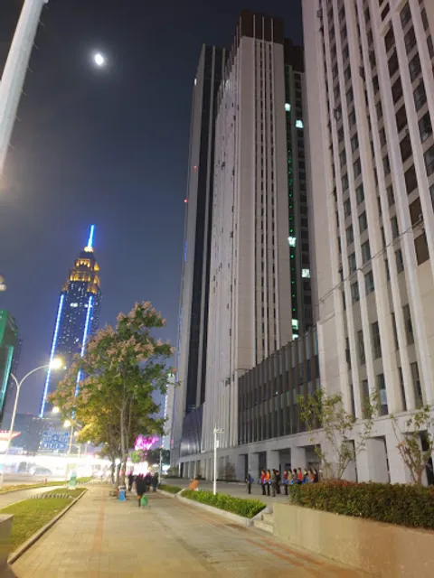 Wuhan Wangjiadun Park Canyon Central Square （Southeast Gate）
