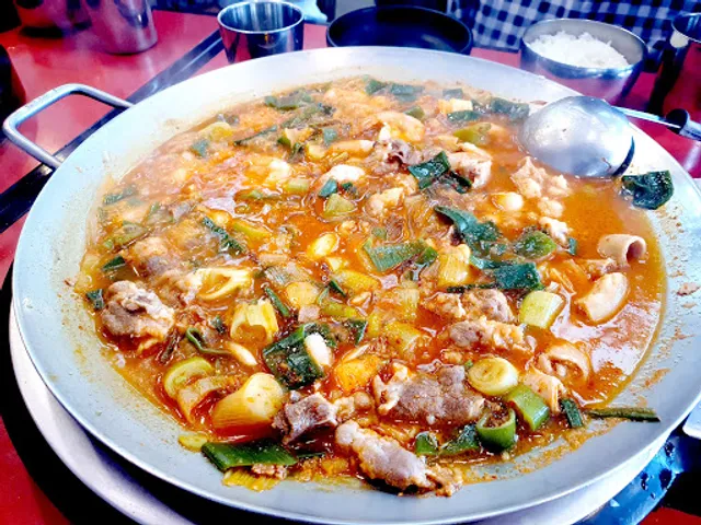 놀부부대찌개철판구이 포이점