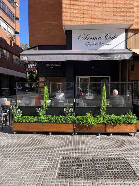 Aroma Café Bar!! Food and Drinks!!