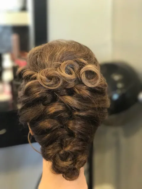 Primped & Polished Salon and Spa