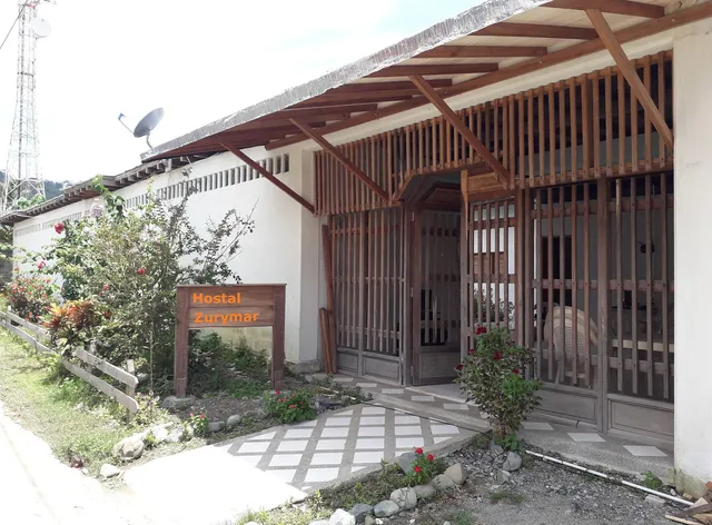 hostal zurymar capurgana