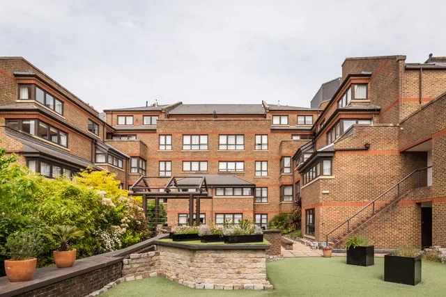 Monarch House Serviced Apartments