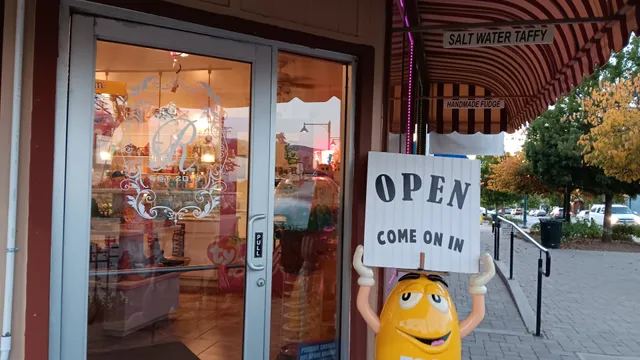 Roundabout Sweets & Treats