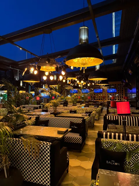 Balkon Cafe & Restaurant