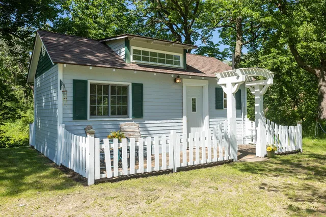 Pleasant Valley Lodge & Cabins