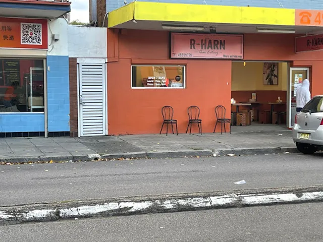 R-HARN THAI AT JESMOND