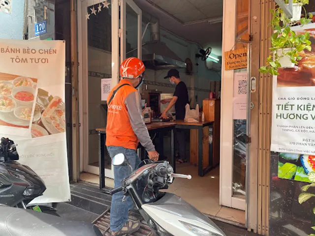 Thánh Gióng Express - Bánh bột lọc Buôn Mê