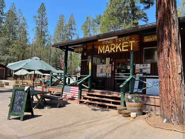 Pine Tree Market