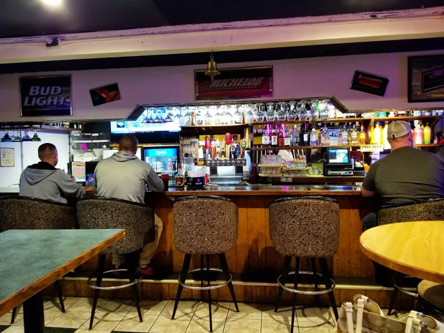 Elf's Den Restaurant & Lounge