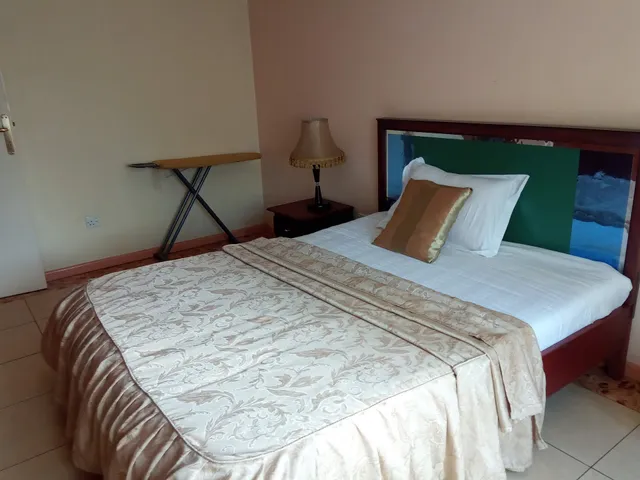 Pinnacle Court Apartments