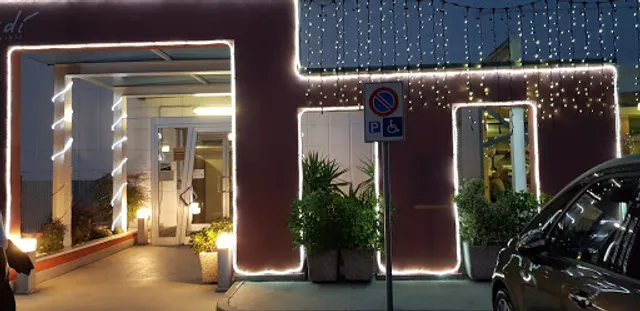 Ristorante Pizzeria Self Service Midi'