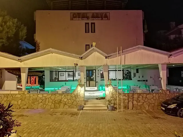 Arya Hotel