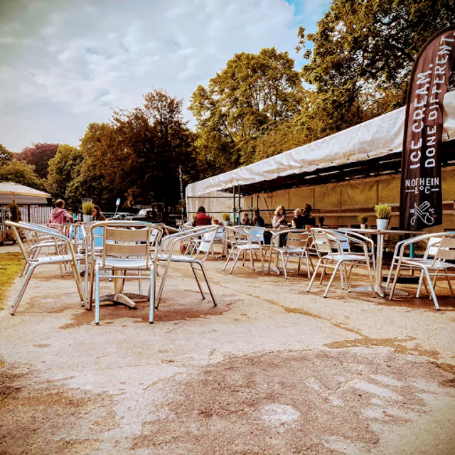 Three Cottages, Meanwood Park