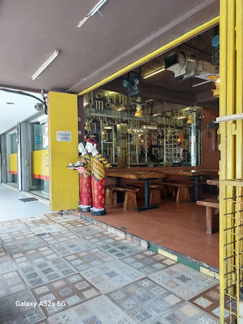 Ayam Kremes Kraton Gading Boulevard