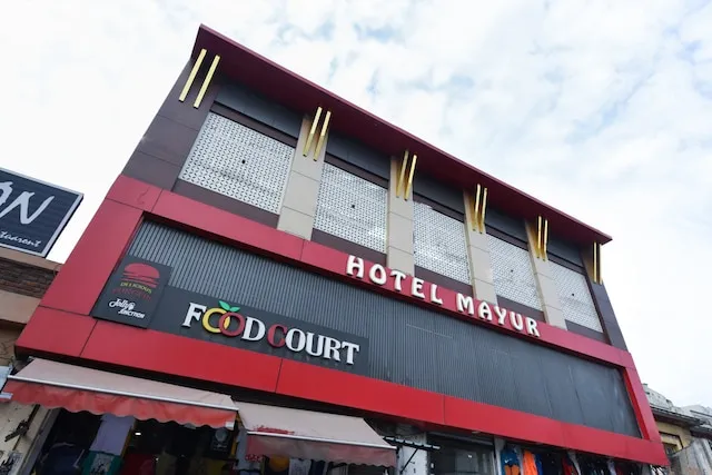 OYO 70985 Hotel Mayur