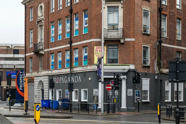 Broadway Party Bar & Courtyard