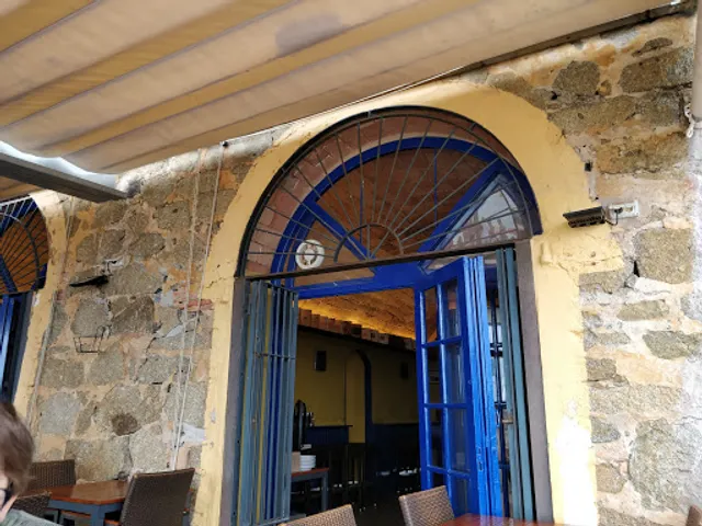 Restaurant "Puerto Limón"