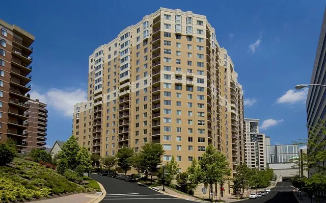 Avalon Courthouse Place