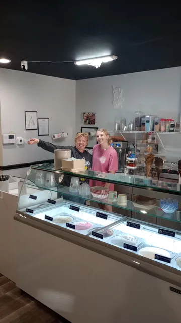 Delta Sno and Treats