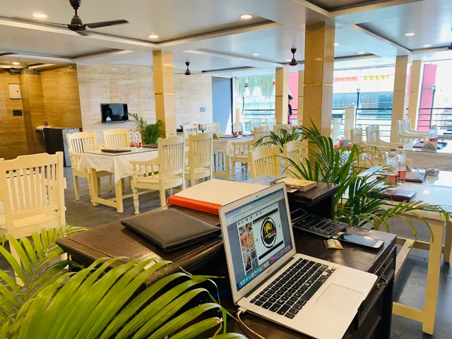 La Gusto Bites Rooftop Cafe