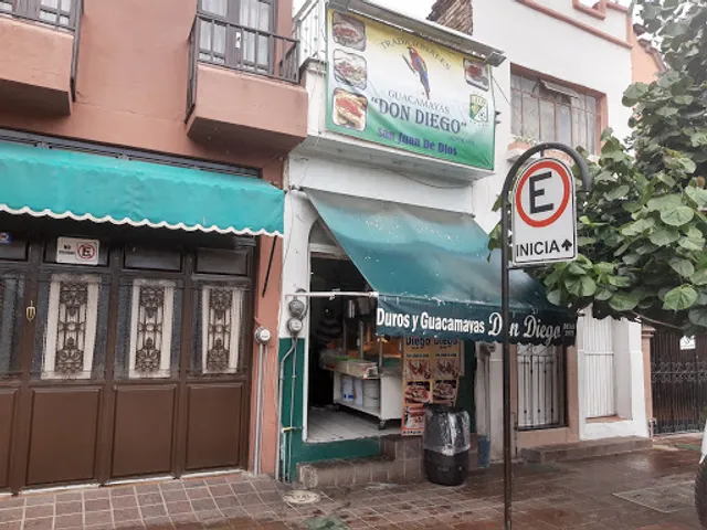 Duros y Guacamayas Don Diego
