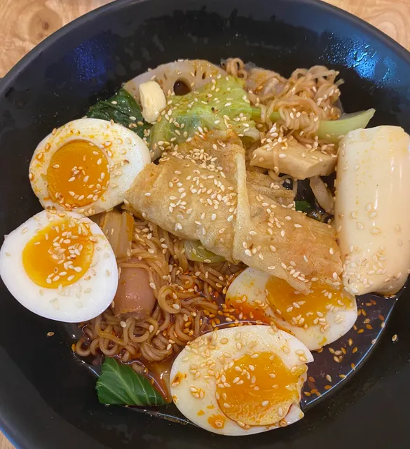 Aden หม่าล่าทั่ง