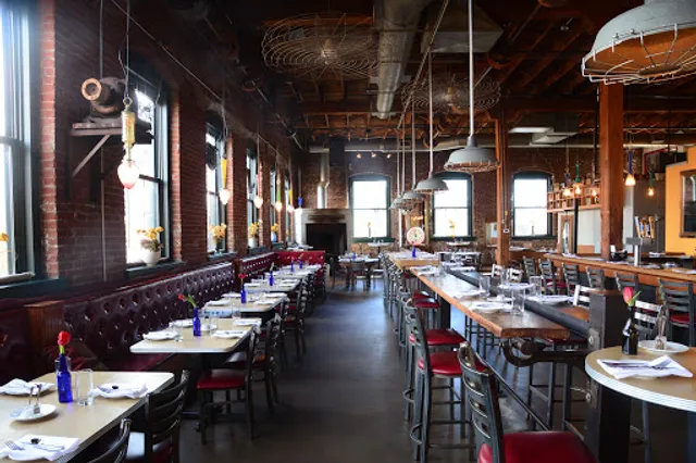 SqWires Restaurant & Market