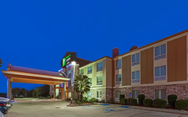 Holiday Inn Express & Suites Lafayette-South by IHG