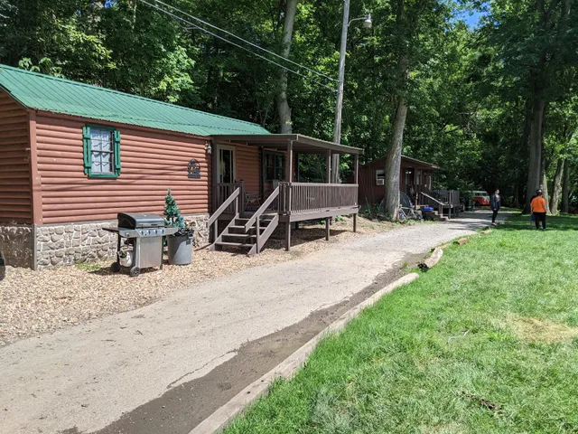 Riverwood Log Cabins