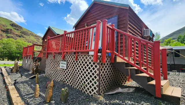 Boggan's Oasis on the Grande Ronde River