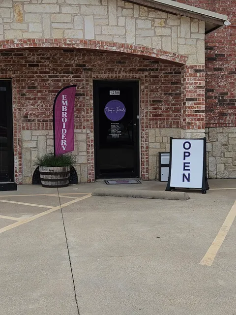 Hometown Print N Threads