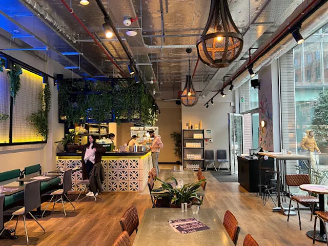 HALFCUP BARTS SQUARE