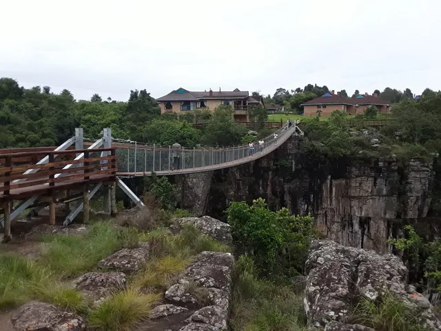 Thaba Tsweni Lodge & Safaris