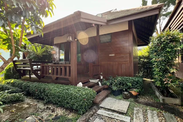 เฮือนพักม่อนจันทรา