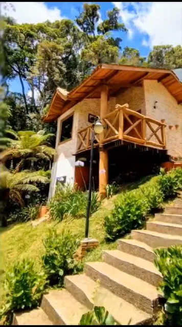 Nas Nuvens Hospedaria