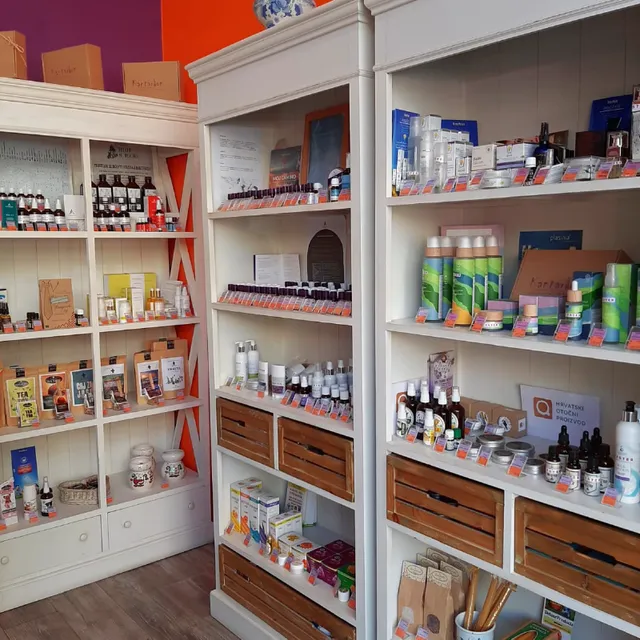 Plasinia: Luxe Mediterranean Natural Cosmetics, Gacka River Enriched