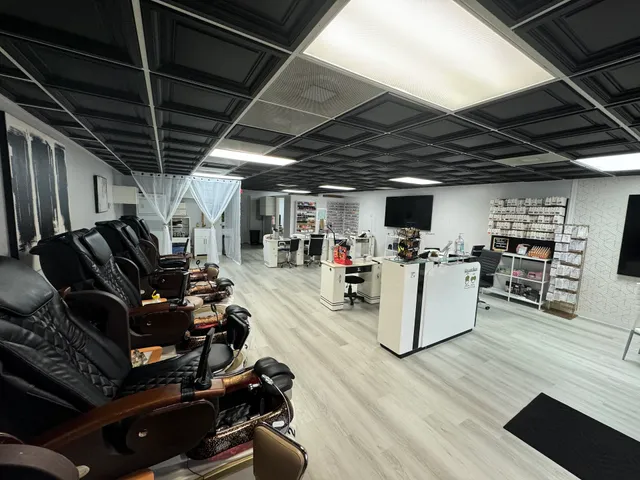 GldnChldBeauty Nail Salon