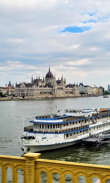 PASEO EN BARCO NOCTURNO