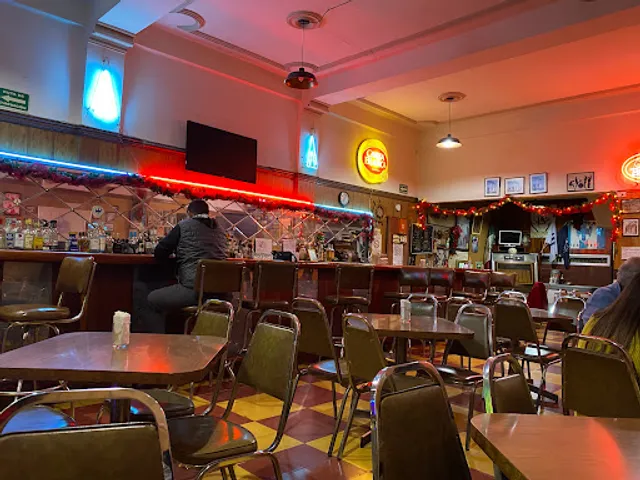 TRADICIONAL SALÓN PEZINA, DESDE 1947