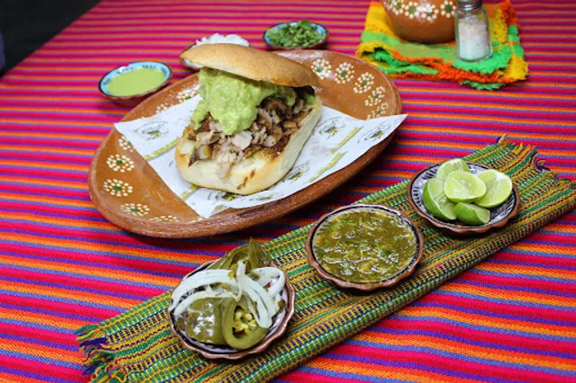 Carnitas Los Michoacanos Lomas del Sol