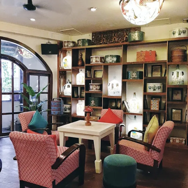 Kawisari Cafe & Eatery