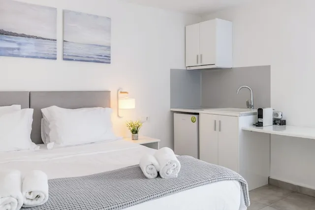 ELEVEN KEYS APARTMENT