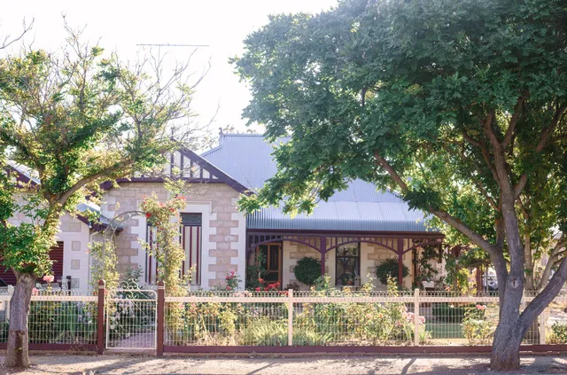 Strathbourne Accommodation- Hamilton House Bed & Breakfast