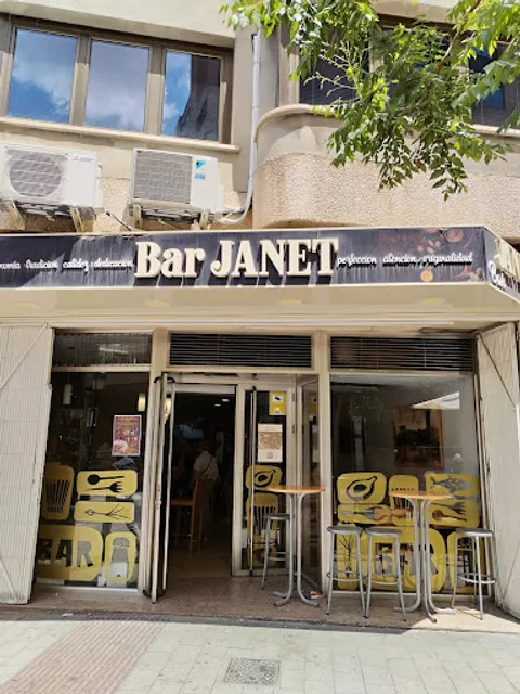 Bar JANET.