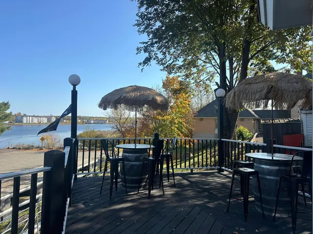 Skully's Restaurant and Ice Cream Bar