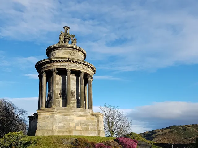 Burns Monument
