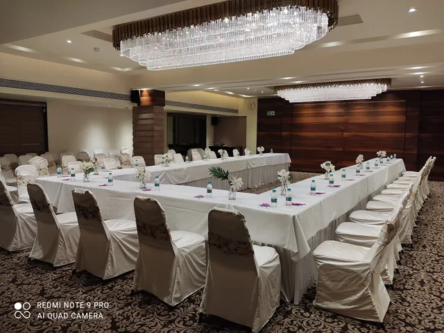 Tunga International Hotel, Banquet Hall Andheri